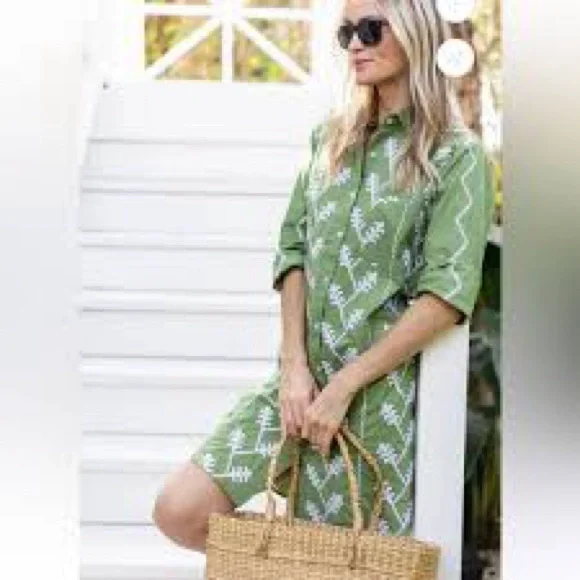 Julia Amory Swizzle Dress - Picture 2 of 6